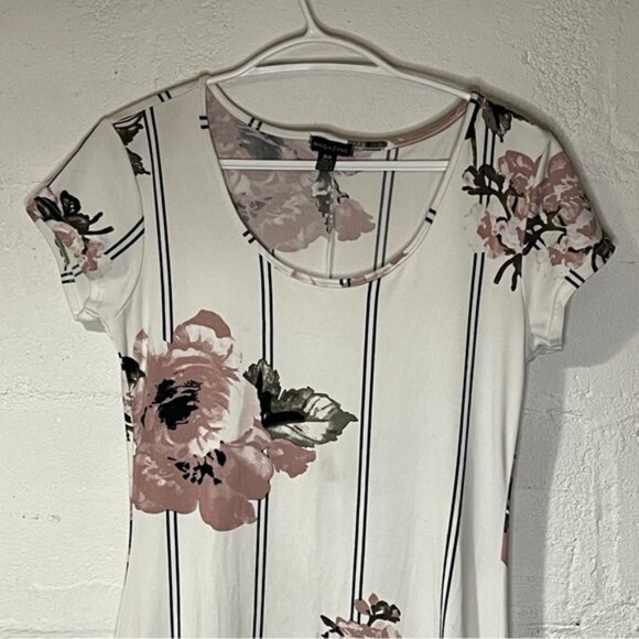 Magazine Maternity White and Pink High Low Sundress with Flutter Cap Sleeves - Picture 2 of 16